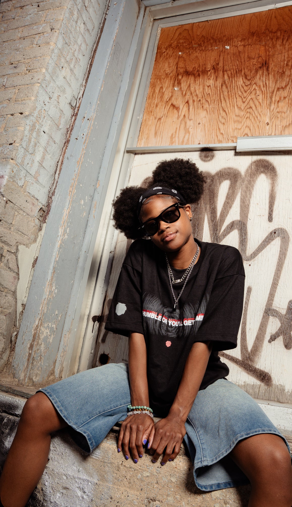 SLOGAN TEE - BLACK
